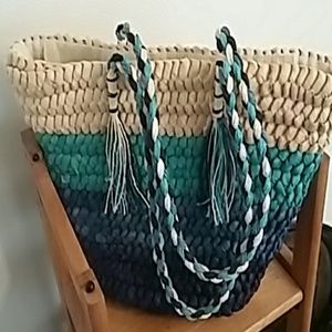 🎆2/$25 Multi color large zippered straw tote bag